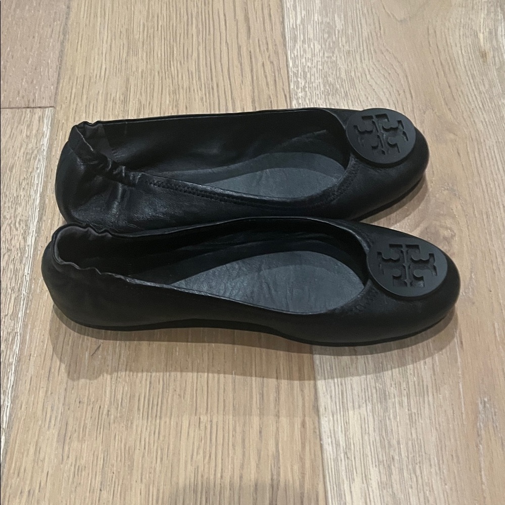 Tory Burch Black Leather Logo Ballet Flats - Picture 5 of 9